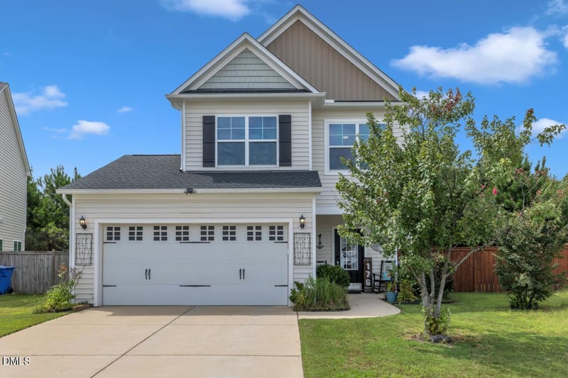 176 Breezemont Dr, Fuquay Varina, NC 27526