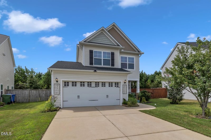 176 Breezemont Dr, Fuquay Varina, NC 27526