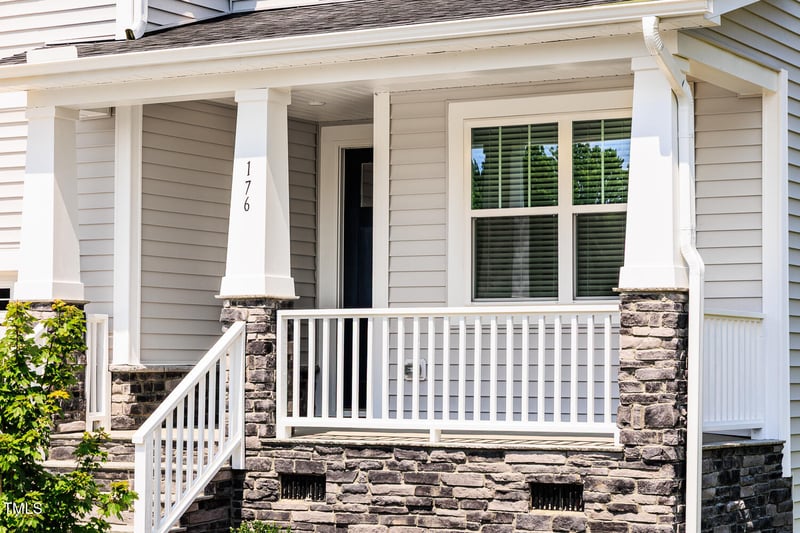 176 Golfview Ave, Benson, NC 27504