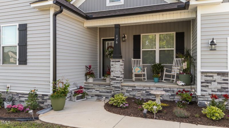 176 Lowery Ln, Benson, NC 27504