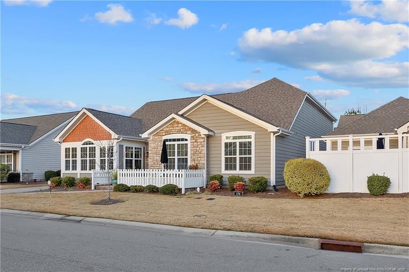 176 Nandina Ct, Fayetteville, NC 28311