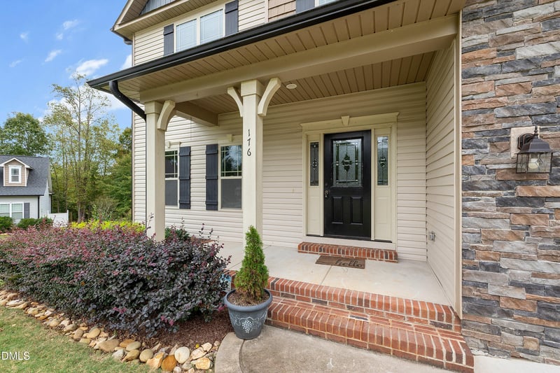176 Northcliff Ct, Clayton, NC 27527