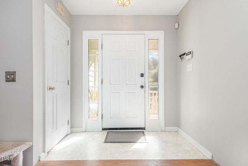 176 Ridge Way Ln, Clayton, NC 27520