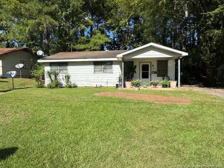 1760 Bridger St, Fayetteville, NC 28301