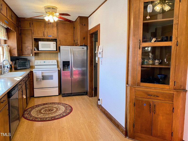1761 S Main St, Graham, NC 27253