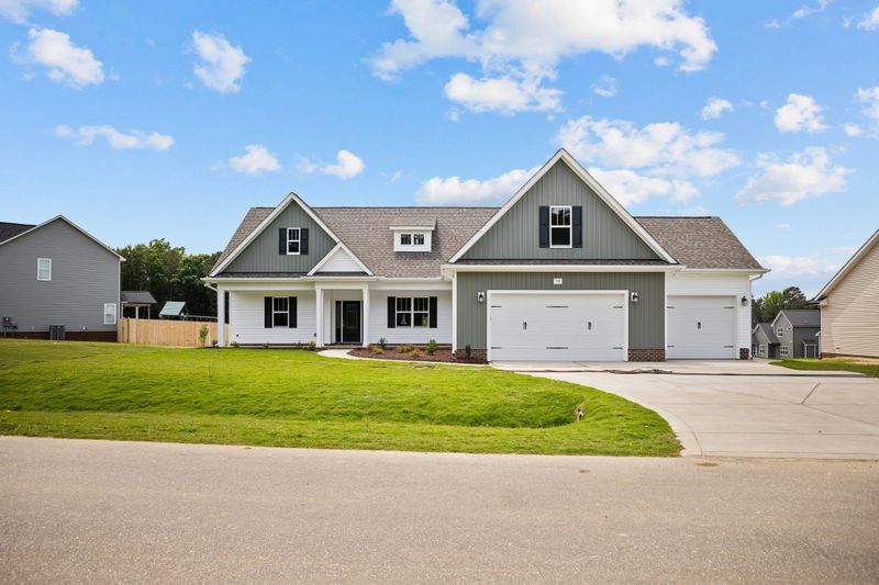 177 Oakhaven Dr, Holly Springs, NC 27540