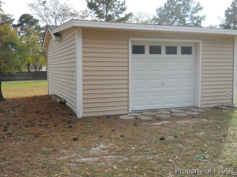 1772 Roberta Ct, Fayetteville, NC 28304