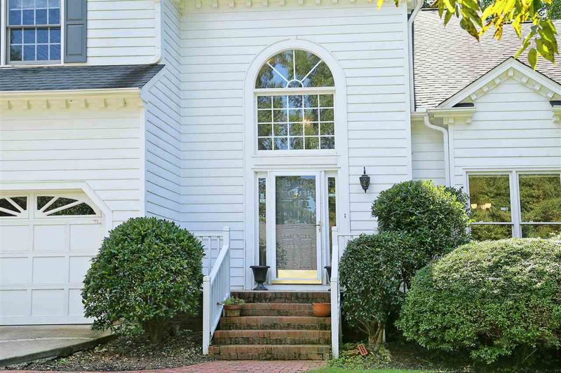 1774 Dunmore Pl, Chapel Hill, NC 27517