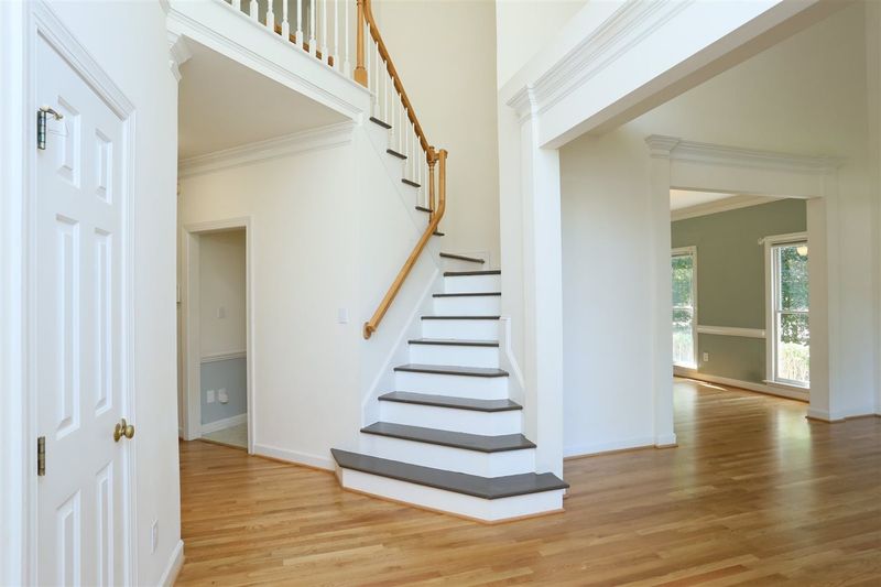 1774 Dunmore Pl, Chapel Hill, NC 27517