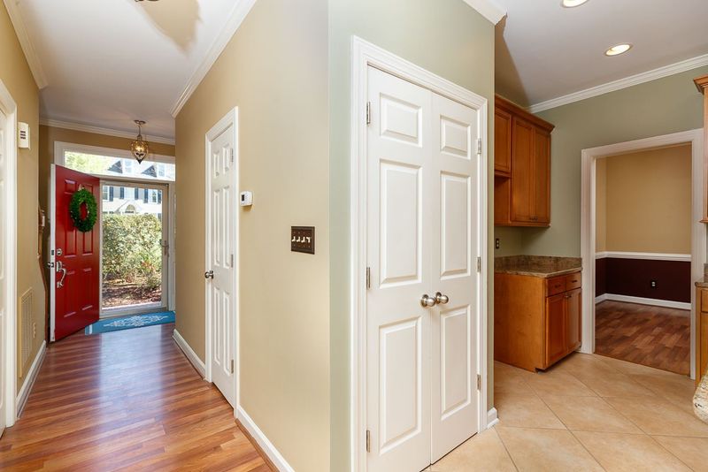 1779 Dunmore Pl, Chapel Hill, NC 27517