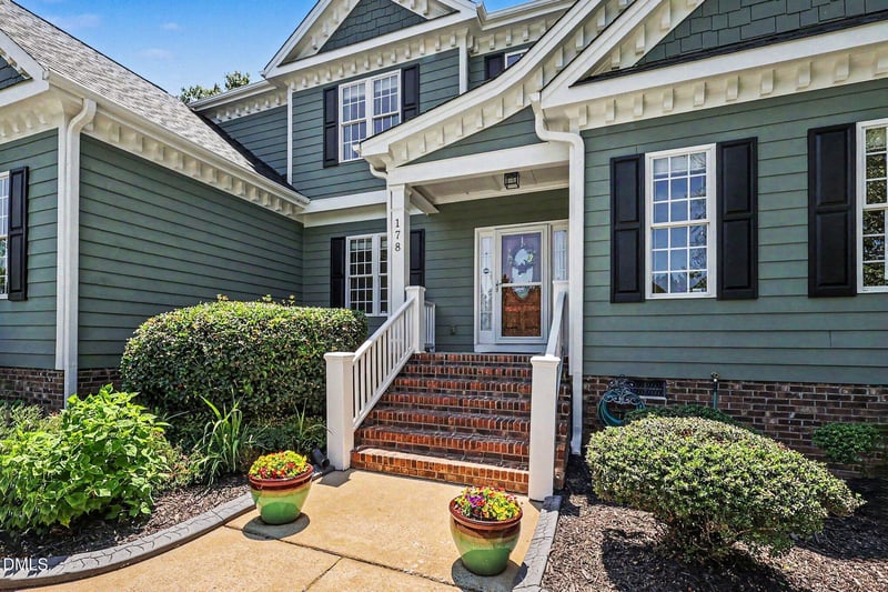 178 Caledonia Ln, Clayton, NC 27520