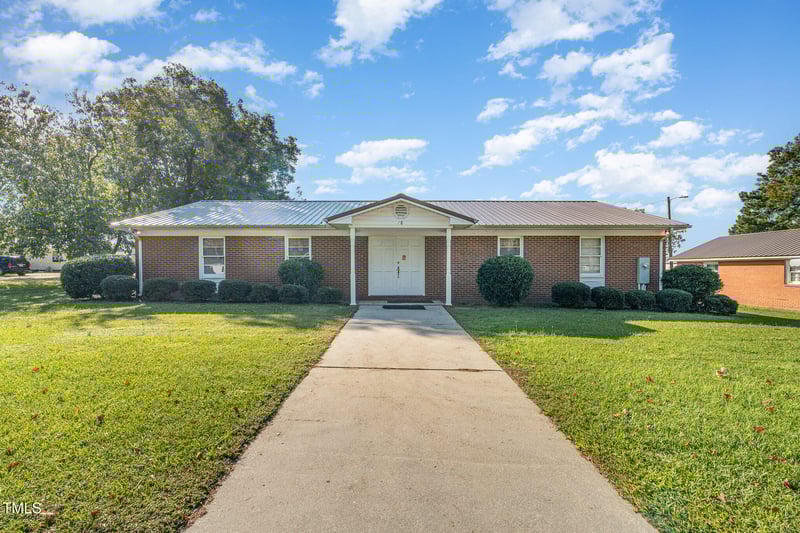 178 Railroad St, Coats, NC 27521