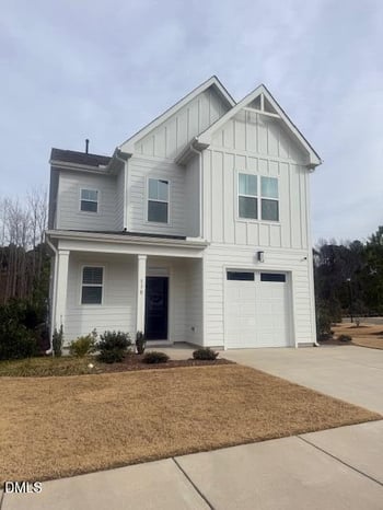 178 Village Walk Dr, Clayton, NC 27527