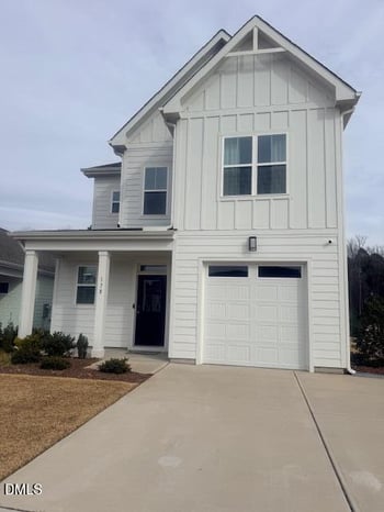 178 Village Walk Dr, Clayton, NC 27527