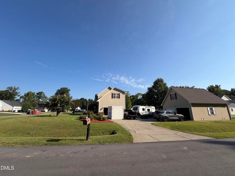 178 Waters Edge Dr, Erwin, NC 28339