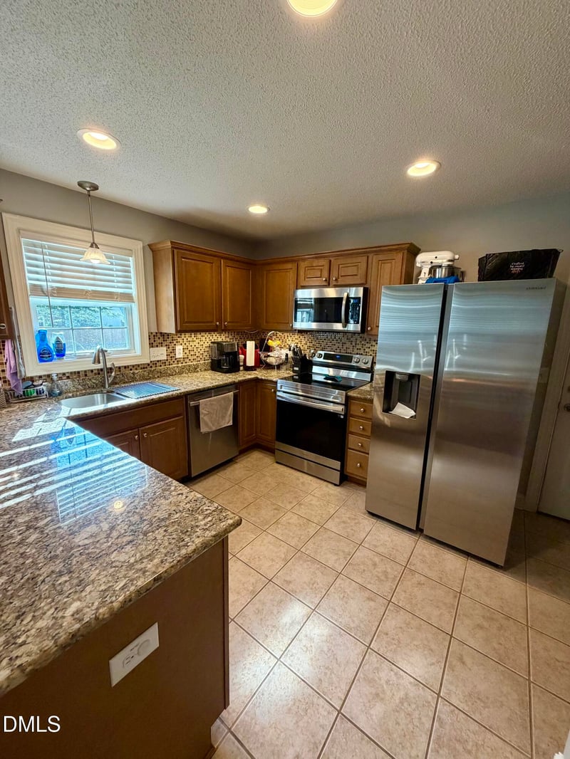 178 Waters Edge Dr, Erwin, NC 28339