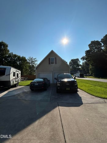178 Waters Edge Dr, Erwin, NC 28339