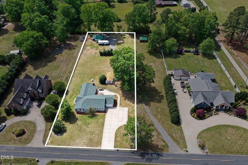 1782 Chicora Rd, Dunn, NC 28334