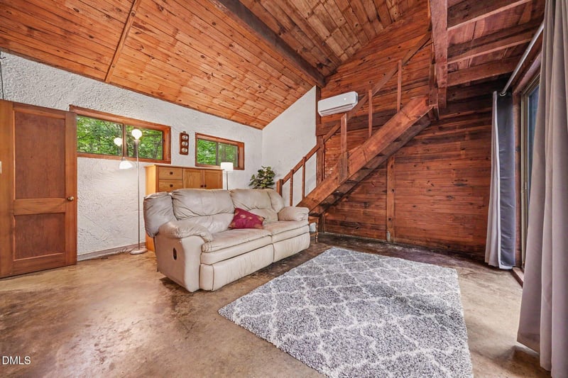 179 Hickory Pond Rd, Chapel Hill, NC 27517