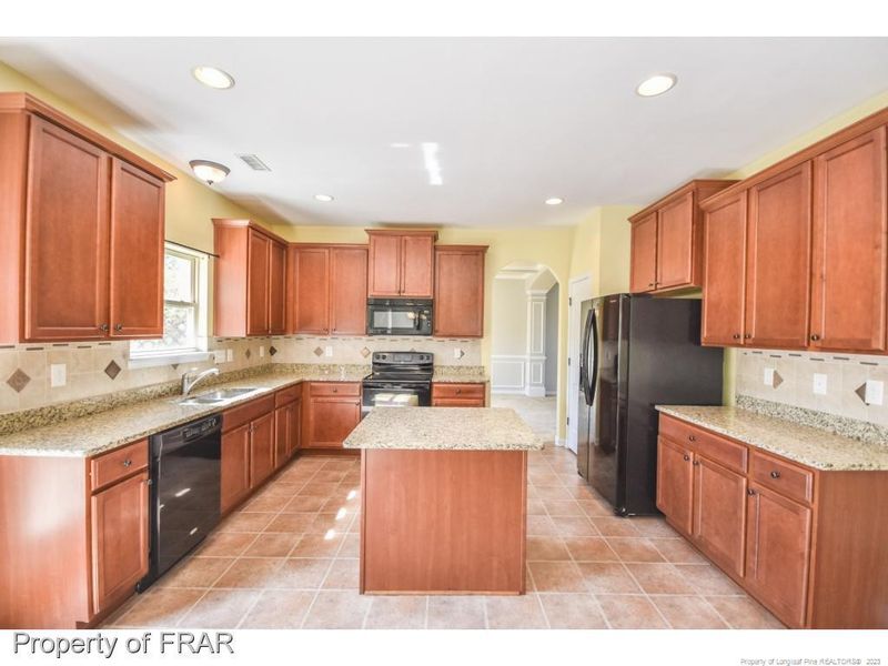 179 Skycroft Dr, Sanford, NC 27332