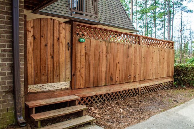 179 Summerwalk Cir, Chapel Hill, NC 27517