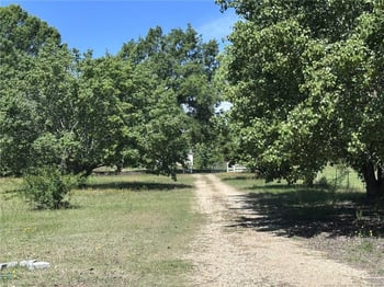 179 Woods Edge Ln, Erwin, NC 28339