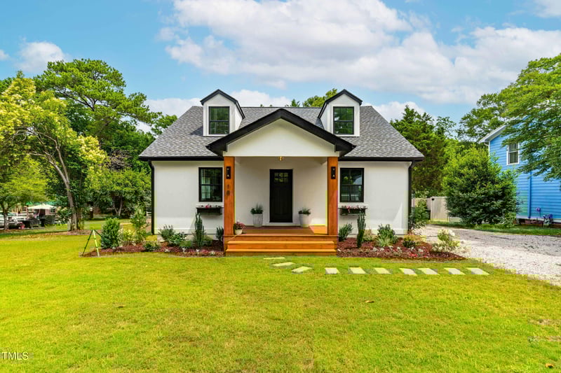 18 Academy St, Wendell, NC 27591