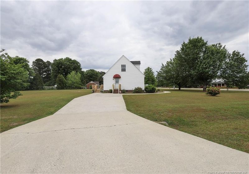 18 Bryan Godwin Ct, Erwin, NC 28339