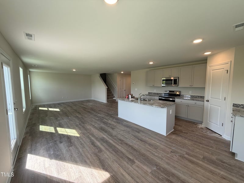 18 Emily Gardens Dr, Selma, NC 27576