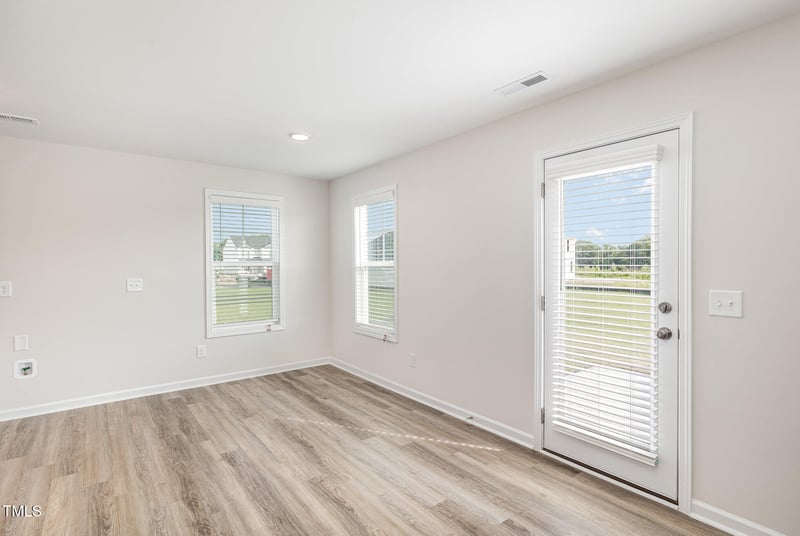 18 Emily Gardens Dr, Selma, NC 27576