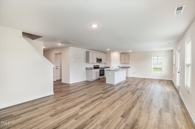 18 Emily Gardens Dr, Selma, NC 27576