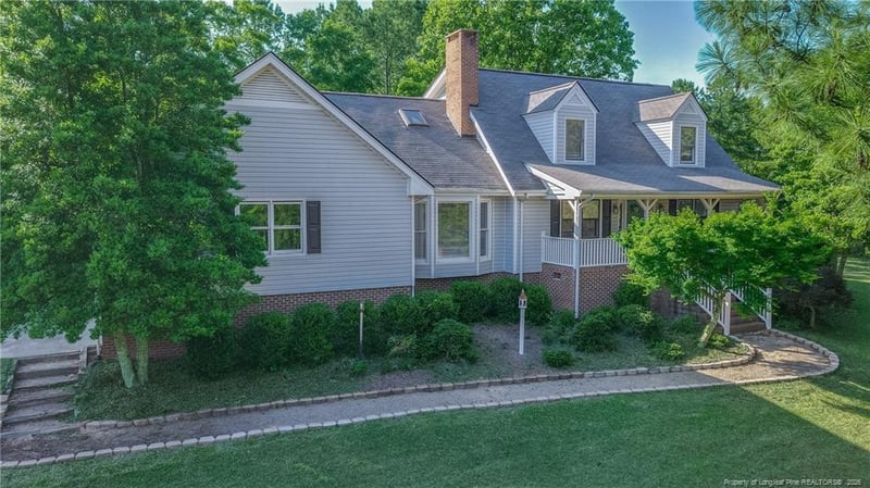 18 Fairway Ln, Sanford, NC 27332