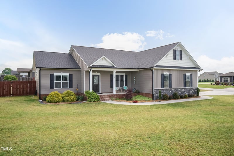 18 Fisher Rd, Lillington, NC 27546