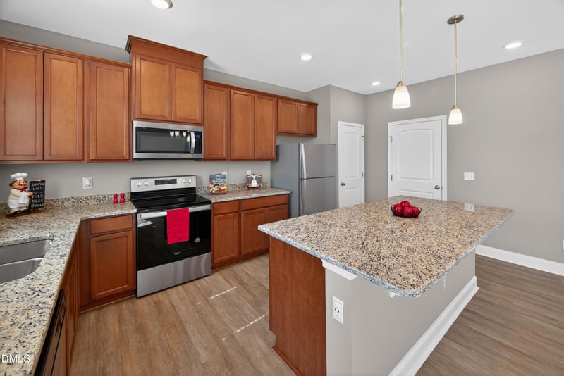 18 Harlow Ct, Fuquay Varina, NC 27526