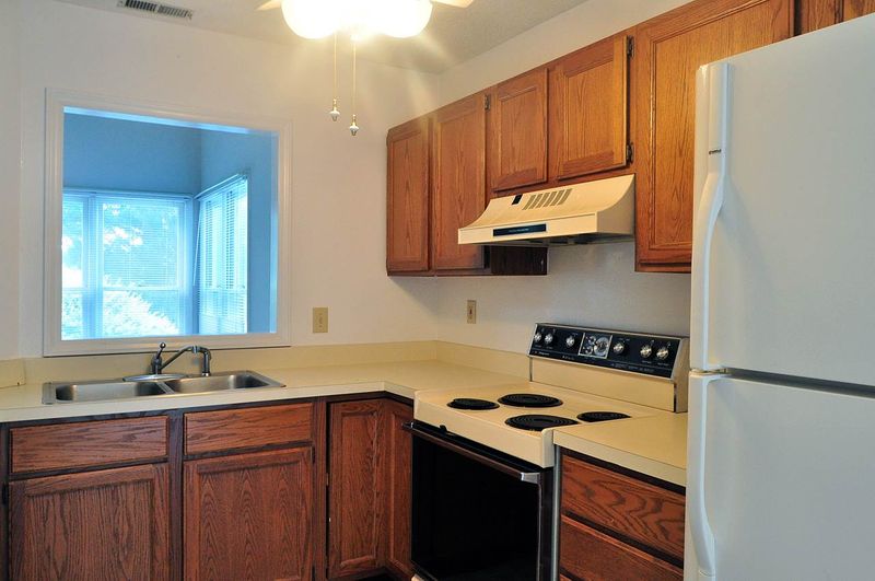 18 Hearthwood Cir, Durham, NC 27713