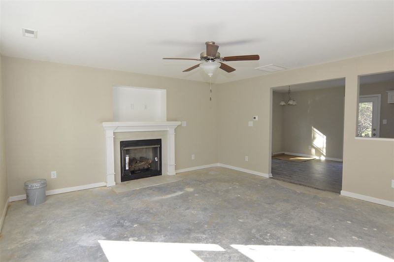 18 Highcroft Cir, Benson, NC 27504