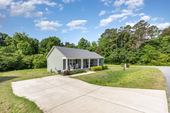 18 Hunter Fox Trl, Angier, NC 27501