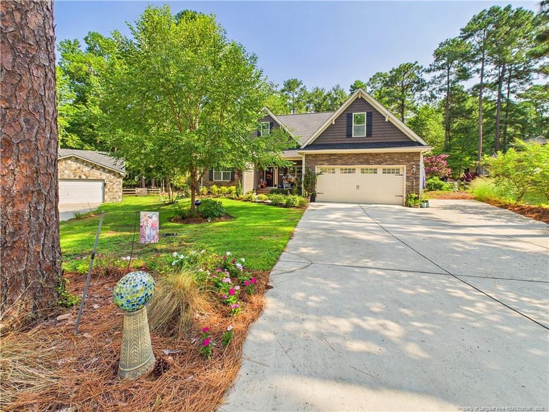 18 Mill Rn, Sanford, NC 27332