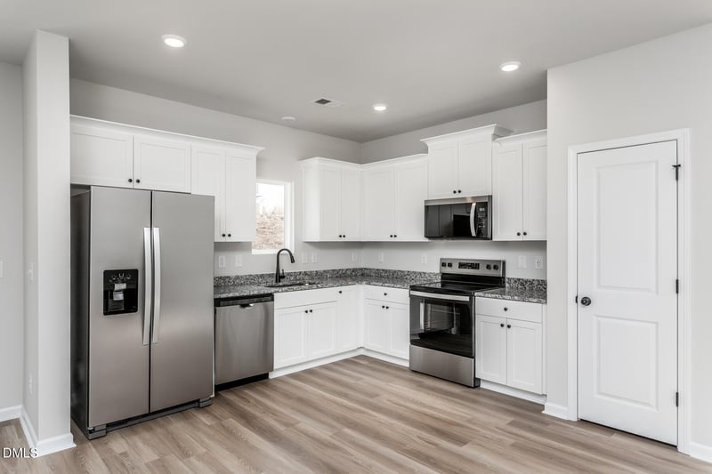 18 Neuse Hollow Ct, Clayton, NC 27527