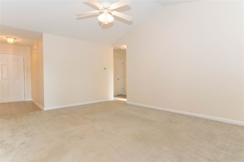18 Oxford Ct, Clayton, NC 27520