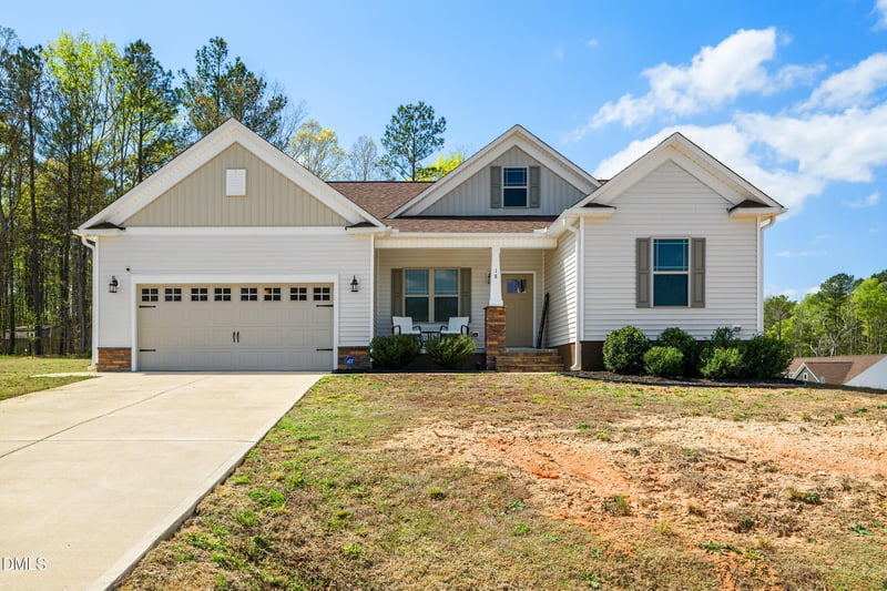 18 Purple Mist Ln, Zebulon, NC 27597