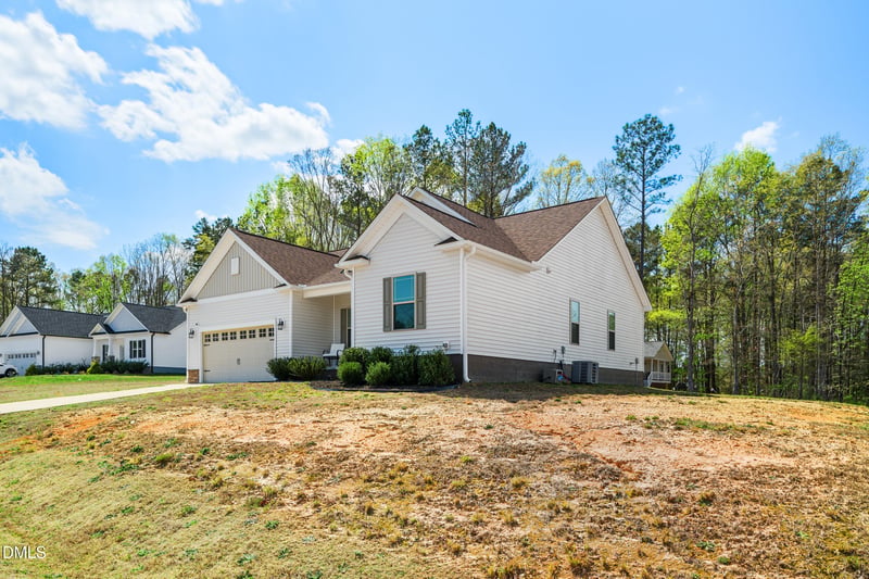 18 Purple Mist Ln, Zebulon, NC 27597