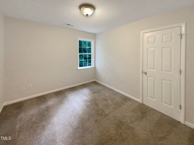 18 Red Leaf Trl, Clayton, NC 27527