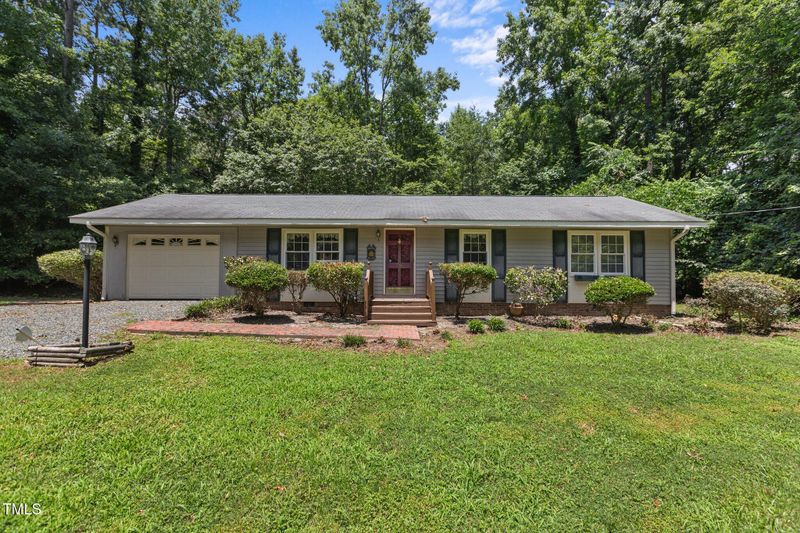 18 Red Pine Rd, Chapel Hill, NC 27516