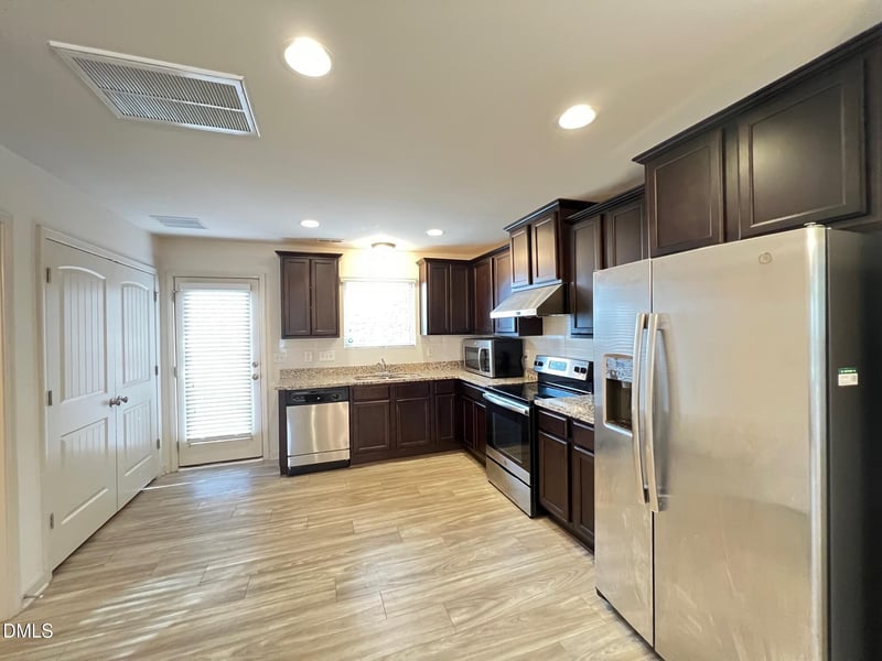 18 Rochambeau Ct, Durham, NC 27704