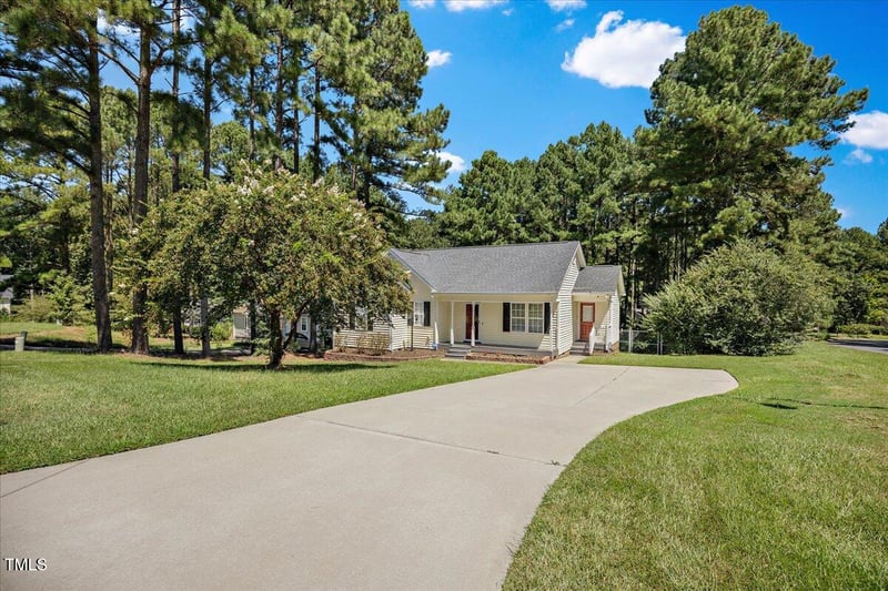 18 Rockwood Ct, Fuquay Varina, NC 27526