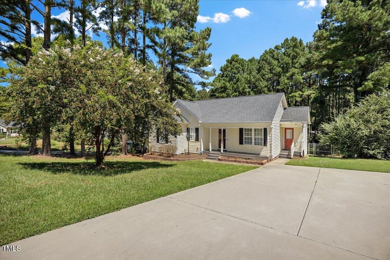 18 Rockwood Ct, Fuquay Varina, NC 27526