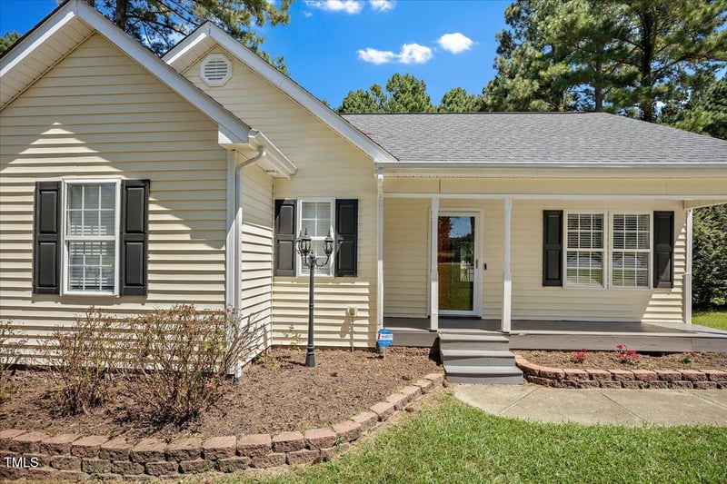 18 Rockwood Ct, Fuquay Varina, NC 27526