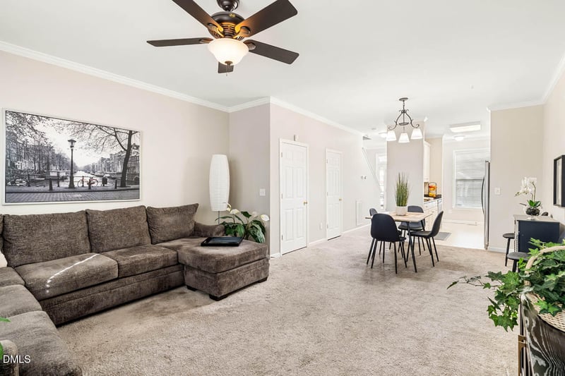 18 Scottish Ln, Durham, NC 27707