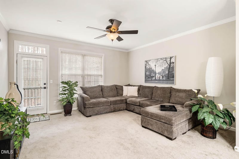 18 Scottish Ln, Durham, NC 27707